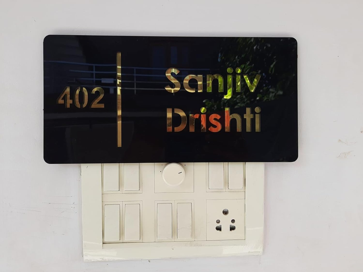 NestivaHome  Customized Self Adhesive Name Plate | Black & Gold Engraving Sheet with Vinyl Lettering| With Font Plate color Options | Name Plate For Home, Office & Outdoor Entrance 30x15 Cm | Black Color